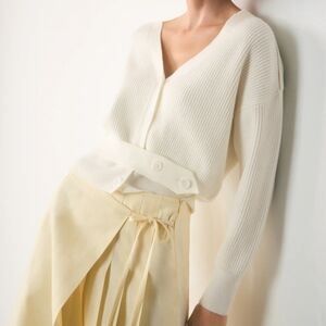 Mango NWT White VNeck Button-strip Cardigan Size Small